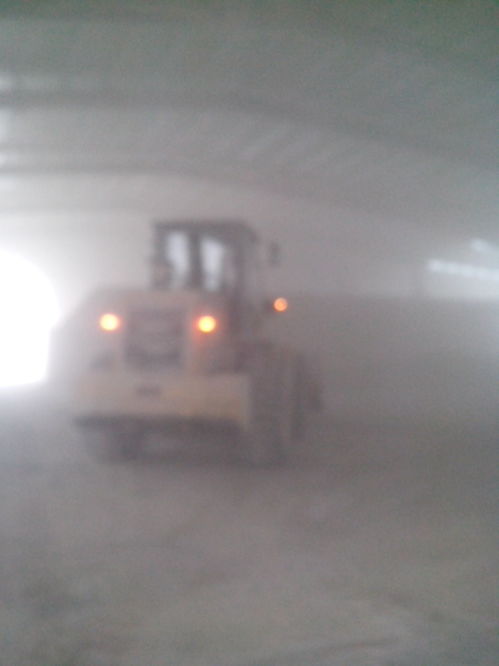 混凝土搅拌站骨料仓顶喷雾降尘效果及方法